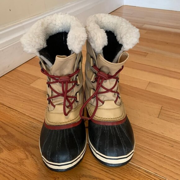 Women's SOREL Joan of Artic White Fur Top - Picture 5 of 15